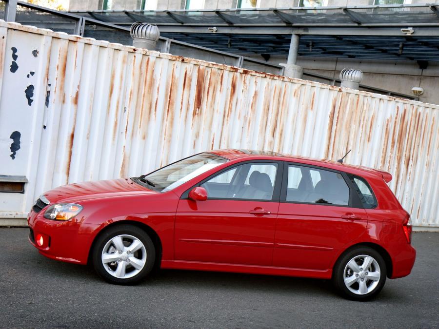  Kia Spectra5 2004 года  (фото 20 из 23)